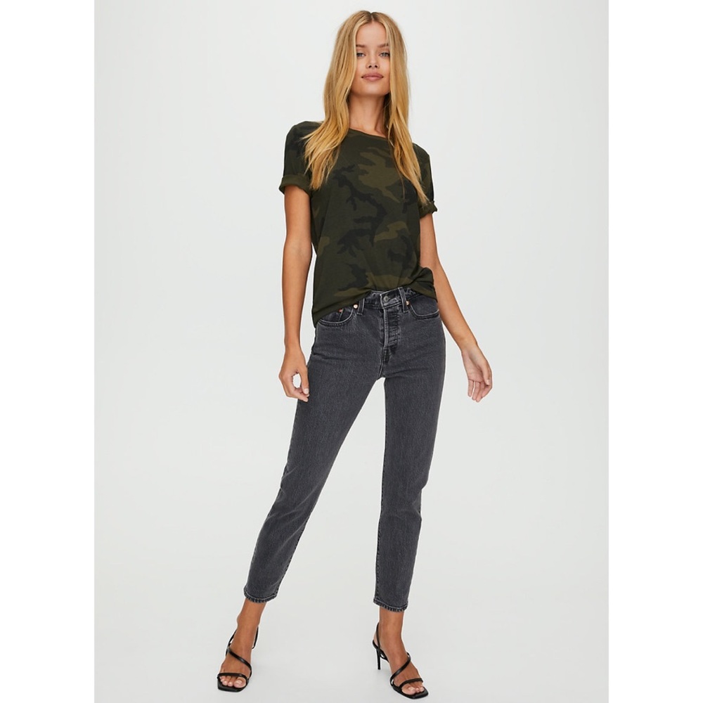 Levi's Wedgie Icon Fit Jeans in Bite My Dust - Picture 11 of 16